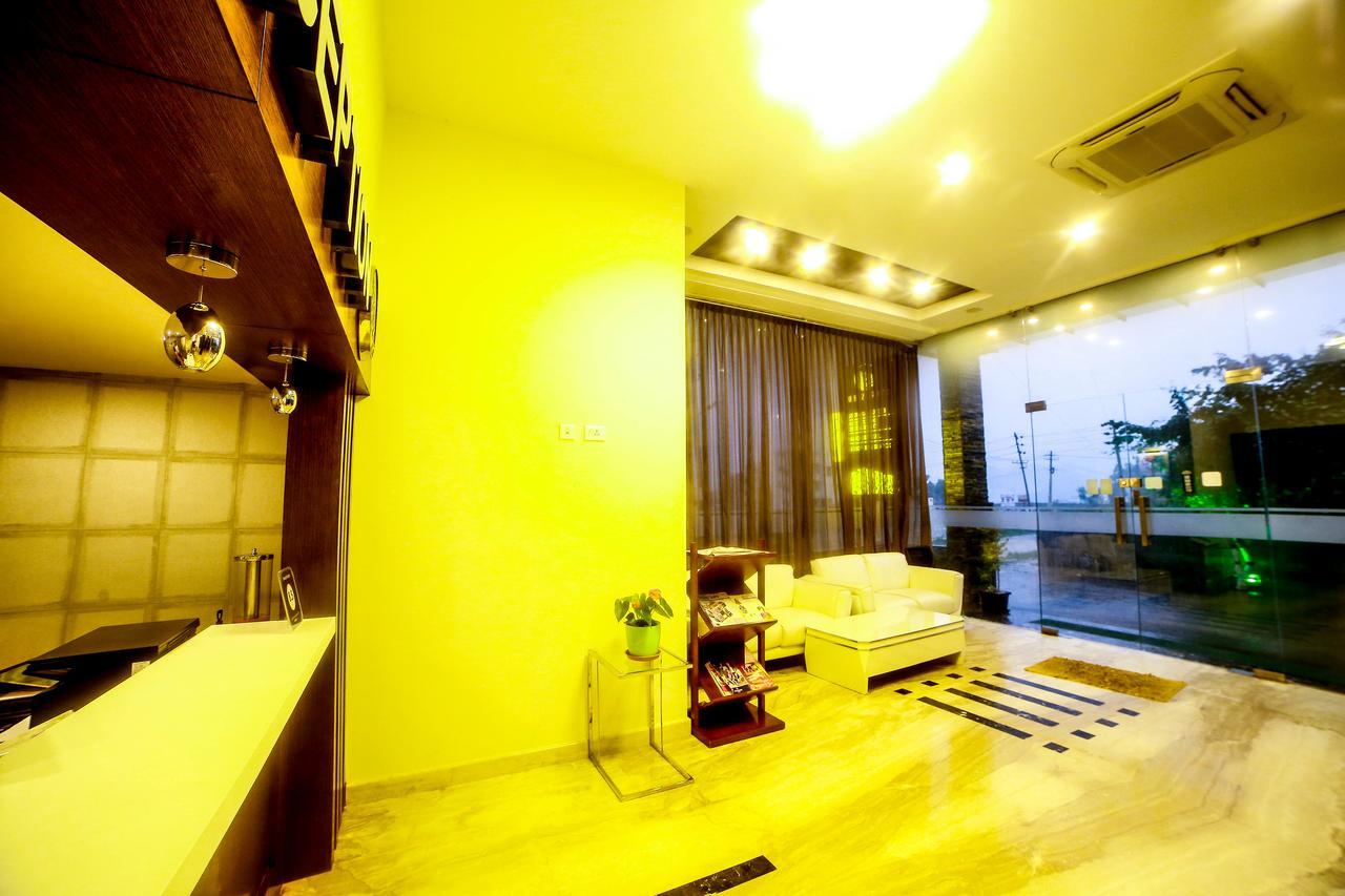 D Breeze Suites Devanahalli Zewnętrze zdjęcie